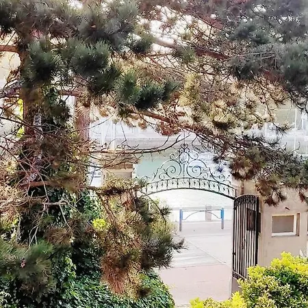 Appartement Sur Le Port, 105M Rez De Jardin Avec Parc Privatif *